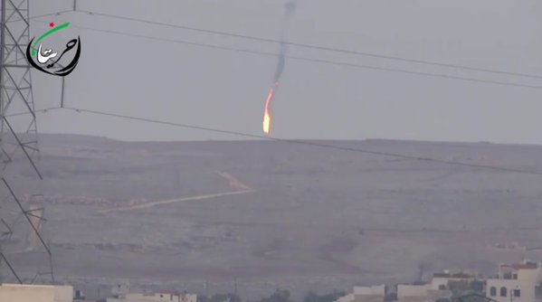 #Syria Regime ballistic missile(possible Russian cruise missile) falling on Qubtan al-Jabal in Aleppo