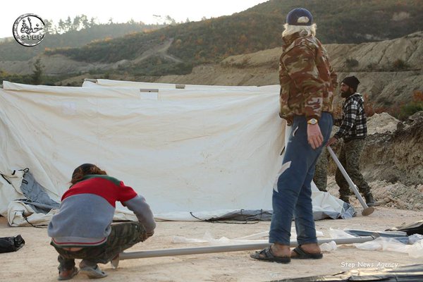 People building camps on #Syria-#Turkey border plus distribution of food package #Latakia #Syria 