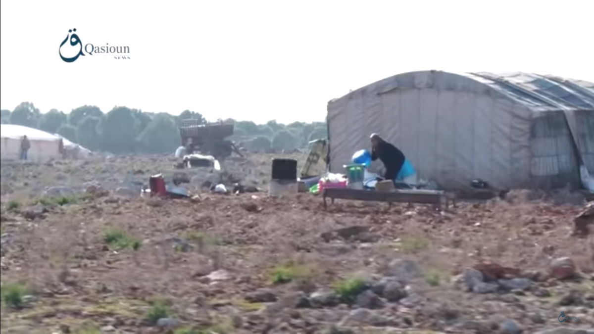 Displaced civilians in Efrin, Aleppo cs Syria - Turkey border