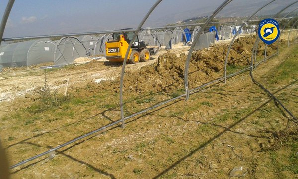 Refugee camp being built for displaced Syrians near Jisr al-Shughour