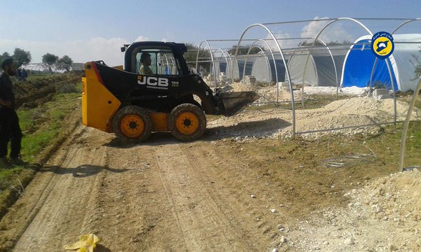 Refugee camp being built for displaced Syrians near Jisr al-Shughour