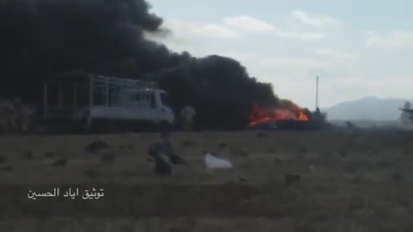 Moment when car bomb went of on Syrian naval commandos in Bayrat area near Palmyra. ISIS claimed responsibility. 