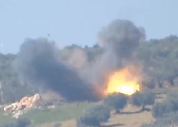 Syrian rebel TOW destroys SDF/YPG tank during offensive on Azaz  