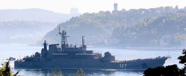 Fully loaded Russian Navy ropucha class LST BF Minsk transits southbound Bosphorus en route to Tartus Syria 