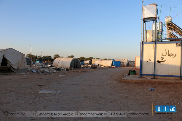 Empty, partially destroyed IDP camp in northern Syria after an ISIS raid. 100.000+ in and around Azaz now
