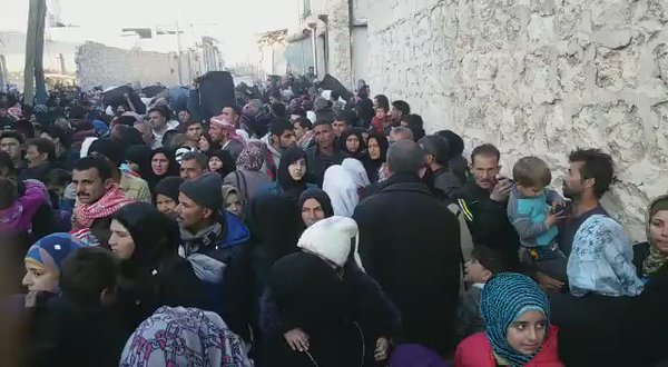 100s of civilian in Aleppo flees to Kurdish  neighborhood Sheikh Maqsood