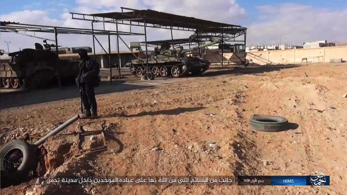 Palmyra: countless armours left by government in ISIS hands. Only here 6 T-55s, 6 T-62s, 4 T-72s, 2 BMPs  and  1 Shilka.  