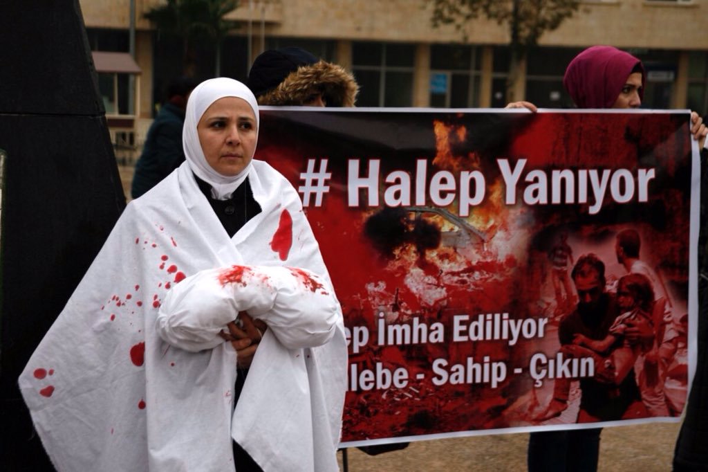 Demo in Turkey's Kilis. Syrian nationals in solidarity with Aleppo #StandWithAleppo #breakingAleppo  