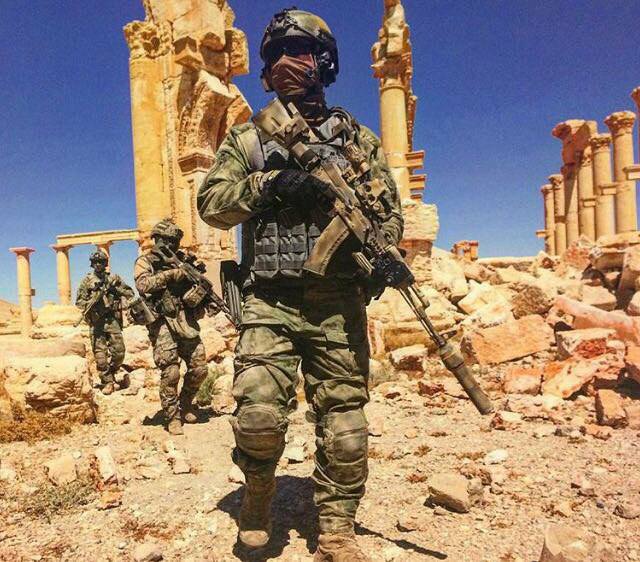 DAEŞ şehirden çekildikten birkaç gün sonra Rus özel kuvvetleri, Palmyra Tadmor'da 