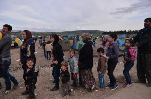 Thousands of refugees continue to arrive in #EuphratesShield  and  MMC-held areas due to Assad government progress southeast of Aleppo countryside.  