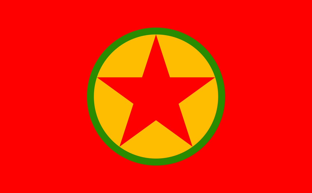 ABD özel kuvvetler bugün, Derik'i ziyaret edip PKK bayraklarıyla karşılandı. Bu görüntüler, bugün öldürülen YPG savaşçıları için düzenlenen töreni gçsteren videodan alınmıştı. Kuzey Suriye