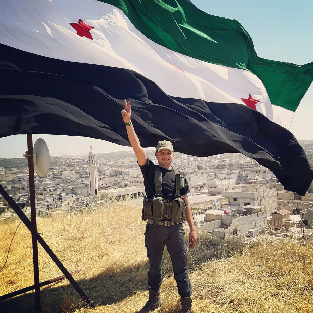 Ahrar al-Sham and FSA took over al-Atareb, Aleppo and surrounding checkpoints and raised the revolution's flag  