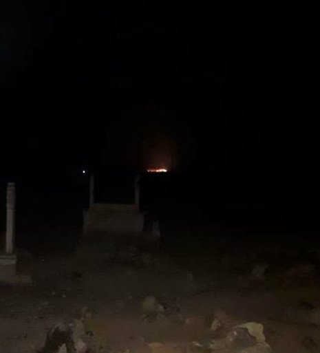 Incendiary bombs are back. And the 1st village hit (Rebel-held, Um Zahmak) is precisely next to frontline with ISIS (NE. Hama). Syria    