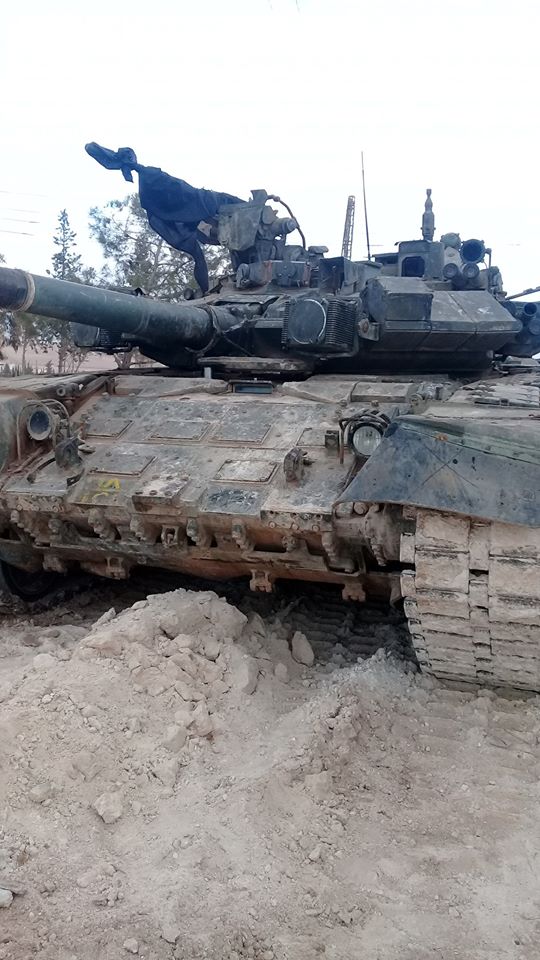 Юг Алеппо: снова появился танк Т-90А, в то время, как правительственные силы и группировки, связанные с Корпусом Стражей Исламской революции, начали наступление на повстанческие силы на юго-востоке Хадера