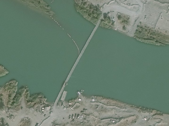 @obretix: Russian makeshift pontoon bridge in Deir Ezzor didn't last long  (21 Jan 2018)   