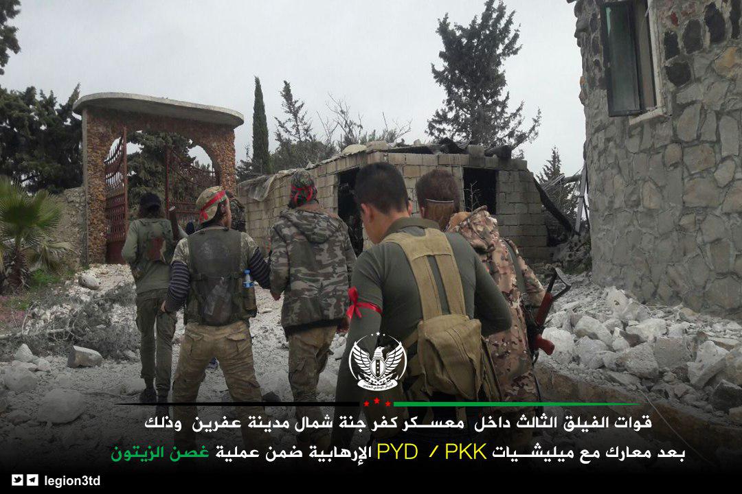 FSA in YPGs Kafr Jannah Militärlager.