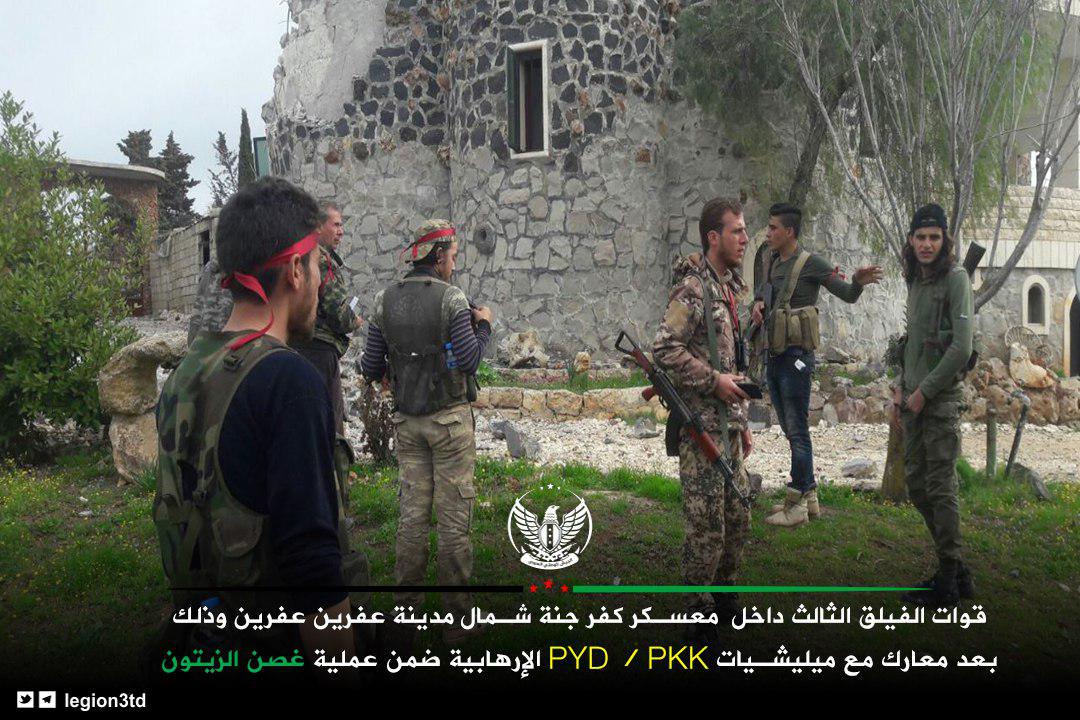 FSA in YPGs Kafr Jannah Militärlager.