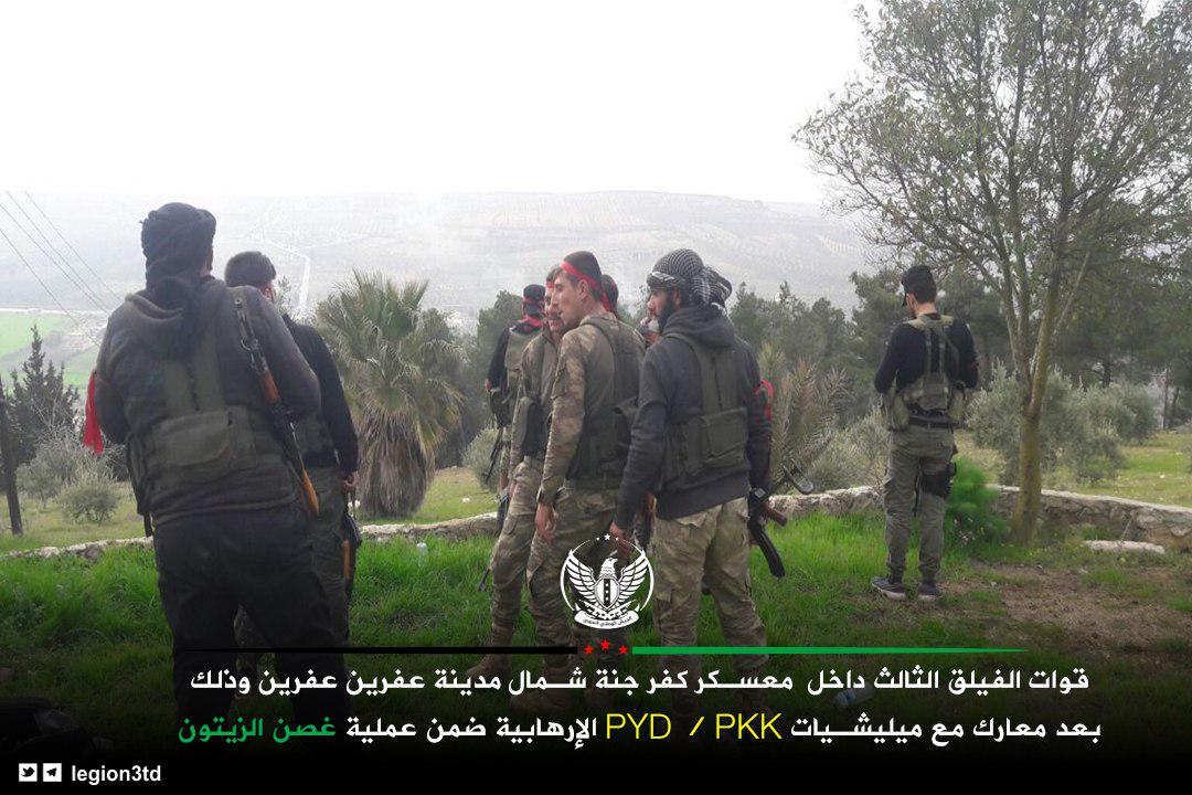 FSA in YPGs Kafr Jannah Militärlager.