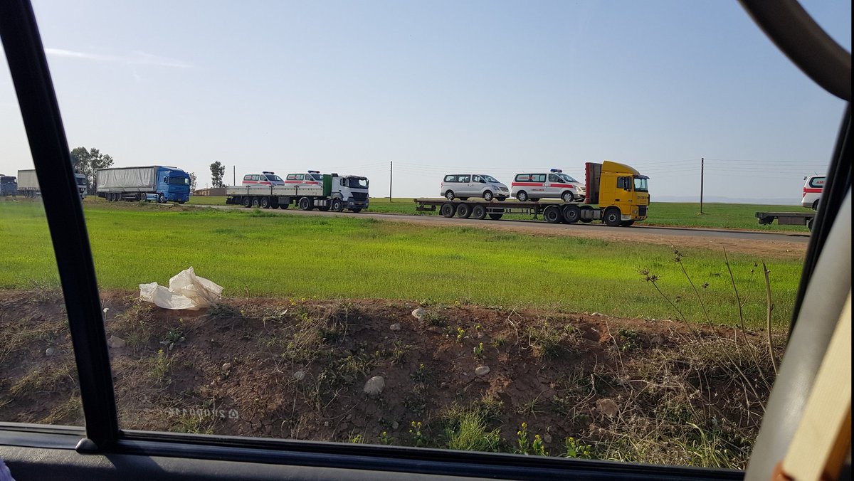 Amerika Suriye’ye ekipman getirmeye devam ediyor. Bu öğlen Kuzey Haseke’de zırhlı araç, ambulans ve bariyer taşıyan çok sayıda tır görüldü