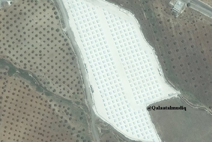 Syria: recent sat imagery shows camps built by Turkey in Aleppo prov. for displaced ppl from Damascus areas. Some still under construction. Zoghra Camp (built in 2017 for refugees from Al-Waer, W. Homs) doubled size.   