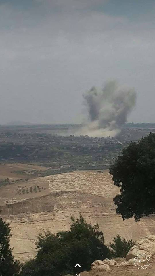 Siria del Sur: bombardeo en aldeas controladas por el EIIL en la cuenca de Yarmouk vistas desde países vecinos (Israel y Jordania).