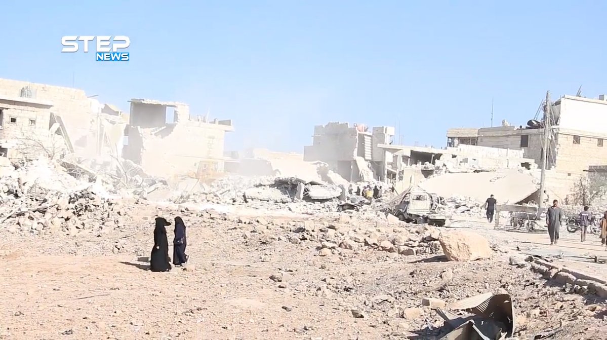 Syria: aftermath of Russian airstrikes on Urem Kubra which killed 22 people including 6 children yesterday. 11 ppl extracted alive from rubble during overnight rescue operation