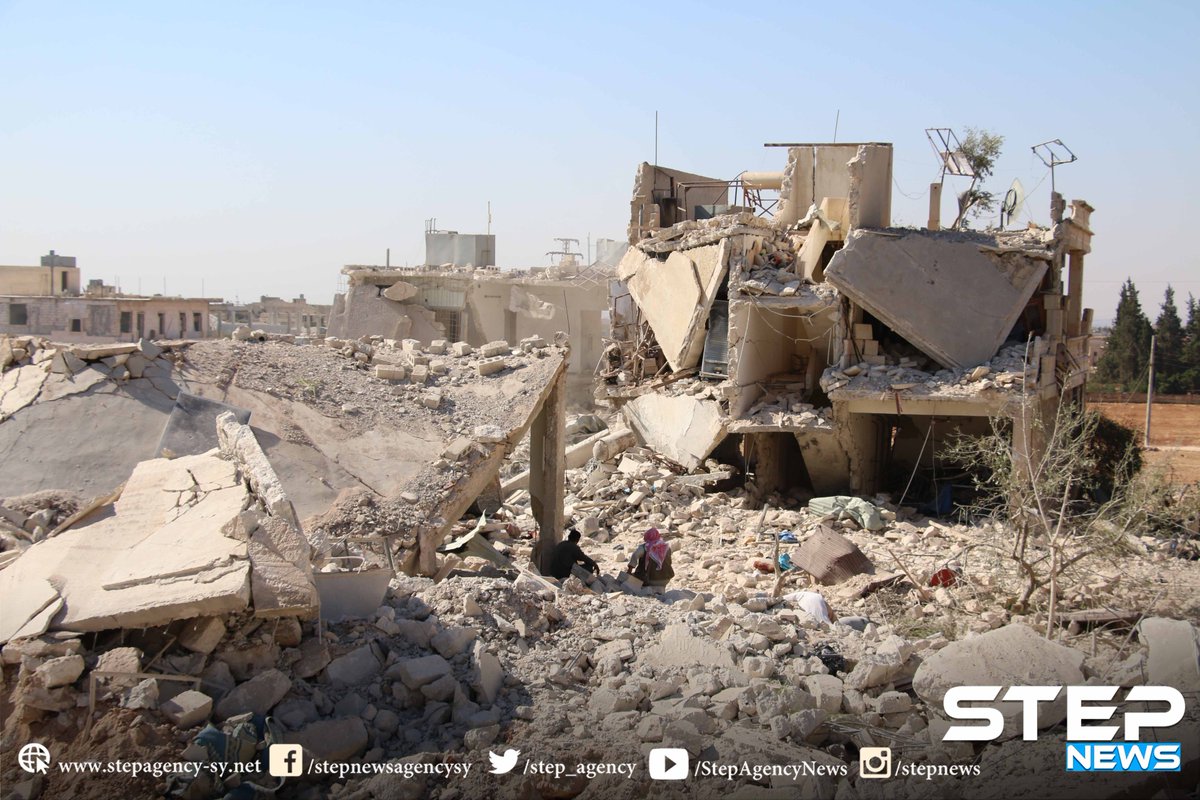 Syria: aftermath of Russian airstrikes on Urem Kubra which killed 22 people including 6 children yesterday. 11 ppl extracted alive from rubble during overnight rescue operation