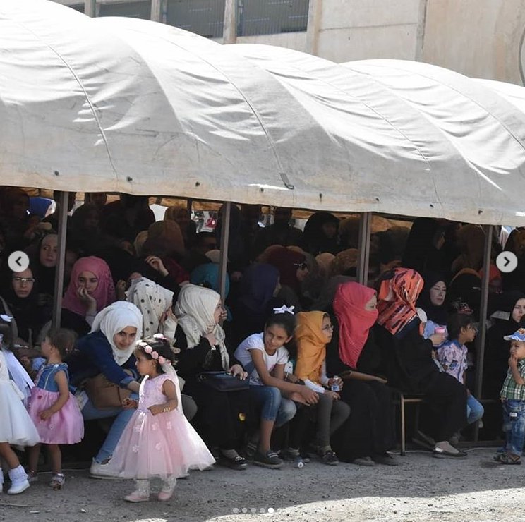 Arab SDF fighters providing security to Arab IDP's of DeirEzzor who fled from ISIS-occupied Hajin town to SDF areas.   