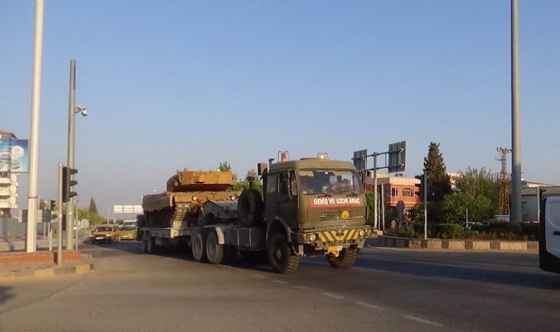 Turkish Army start to send new military reinforcements to Tall Refaat and Manbij region in Syria 