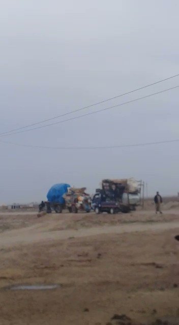 Video showing the displacement people from Hajin from Al Bahrah camp