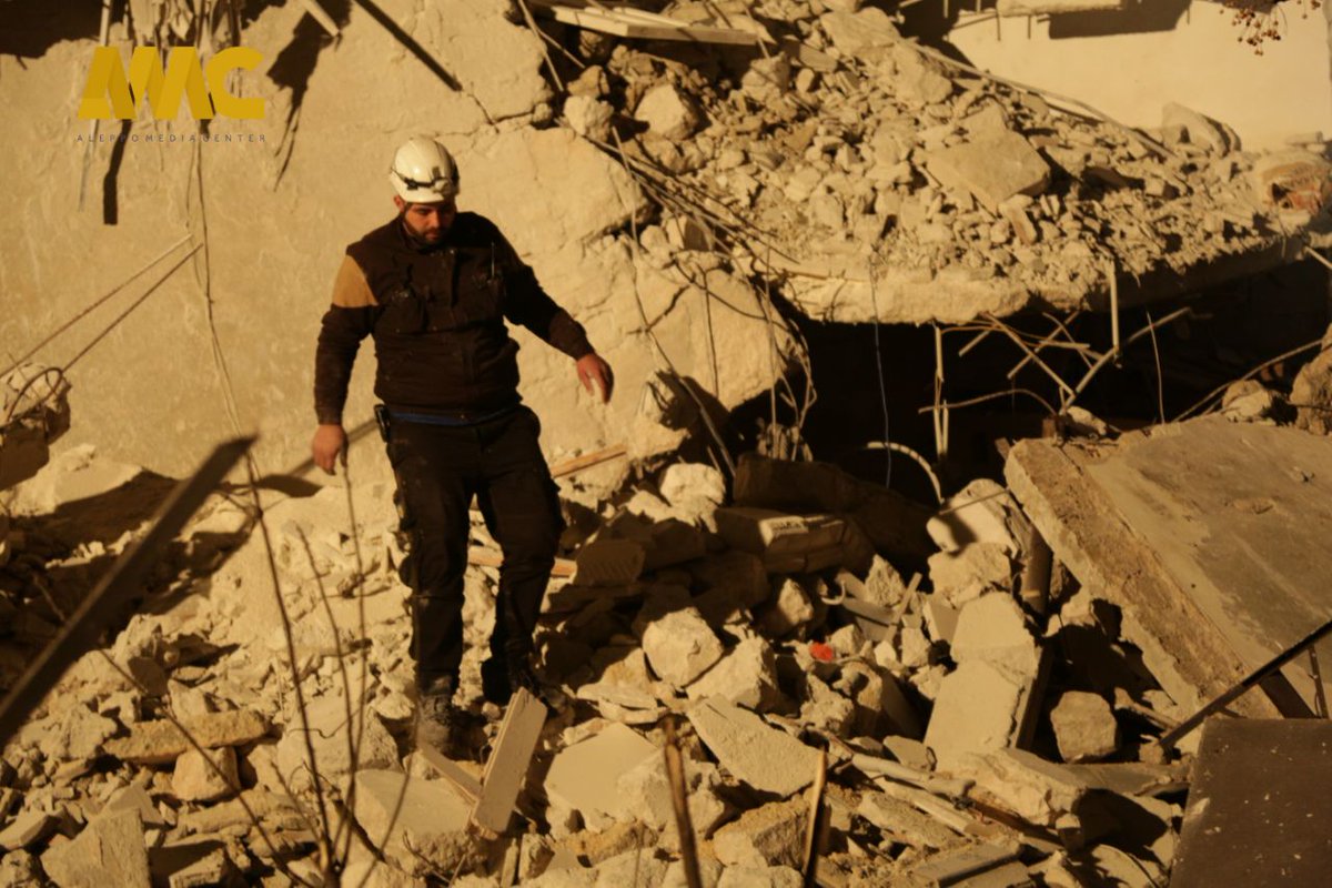 The explosion of UXO in a building destroyed by the Russian aviation bombing in the city of Idlib, yesterday evening. Photo: Mustafa Al Sarwat