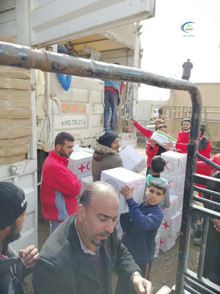 Deir Ez-Zor: Syrian Red Crescent, SDF and the Deir Ez-Zor Civil Council  is distributing food aid to Hajin people. The Deir Ez-Zor Civil Council has distributed aid to Hajin people over the past week.