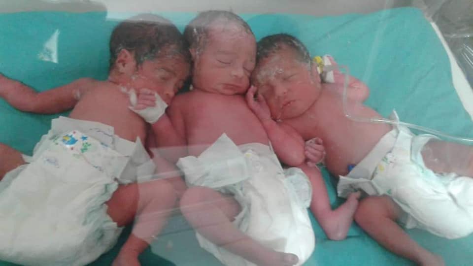 Syria: medical and rescue centers were targeted at least 8 times tonight by SyAF in town of Saraqeb. 3 of them are damaged. Just 6 days ago Al-Hayat Hospital hit tonight gave birth to triplet 