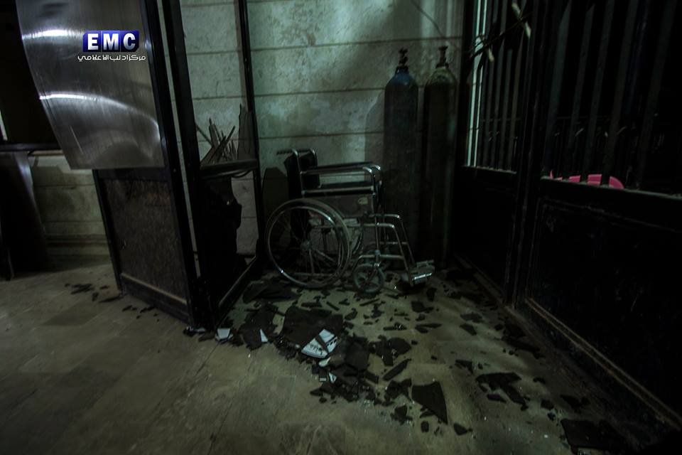 Syria: medical and rescue centers were targeted at least 8 times tonight by SyAF in town of Saraqeb. 3 of them are damaged. Just 6 days ago Al-Hayat Hospital hit tonight gave birth to triplet 