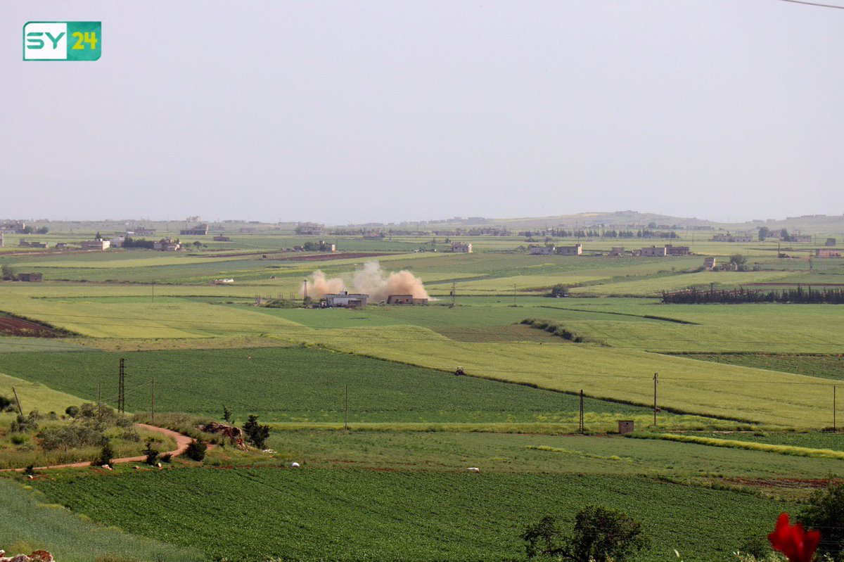 The moment of the Russian air raid on Kafr Nabudah in Hama