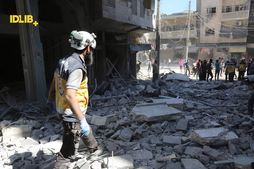 Dead, wounded and large destruction in civilian homes as a result of the targeting of Ma'arat al-Nu'man city in rural Idlib, by air raids.