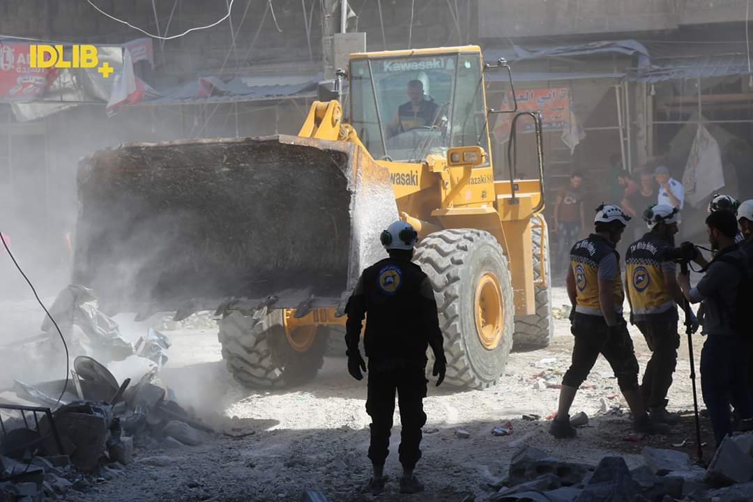 Dead, wounded and large destruction in civilian homes as a result of the targeting of Ma'arat al-Nu'man city in rural Idlib, by air raids.