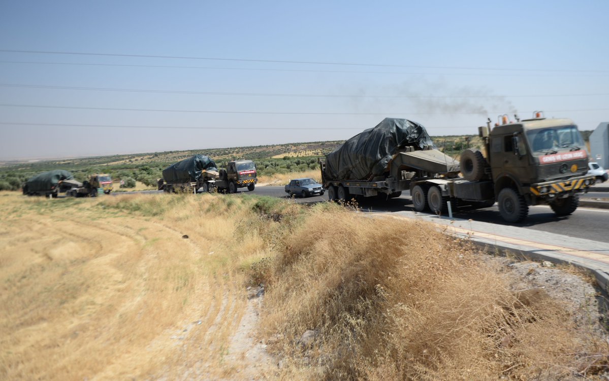 Turkish army's shipment continues. Military convoy consisting of howitzer and tank loaded on trucks sent from Kilis to border in Sanliurfa