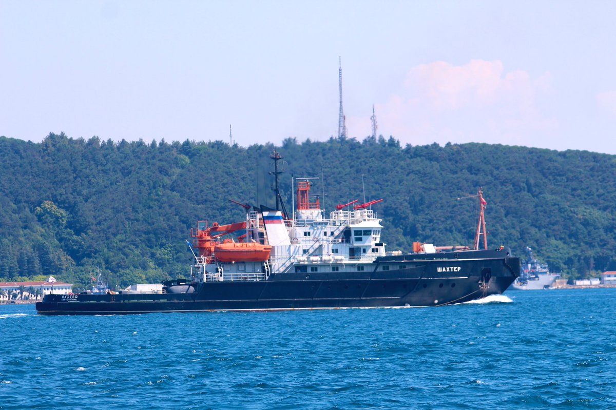 Rauma-Repola built, Russian Navy Project 712 BSF Black Sea Fleet 145th Resue Ship Squad 1st Group's Sliva class rescue tug Shakter (x-SB922 Russia) transited Bosphorus towards Mediterranean