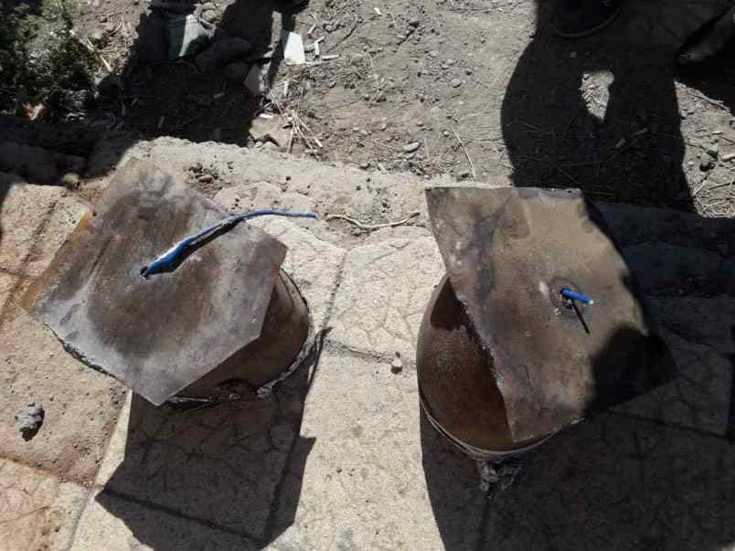 Civilians in Busayrah reported two suspicious objects on the side of the road. Upon inspection, the objects turned out to be a pair of 17kg IEDs that would be remotely detonated. The mines were safely disarmed