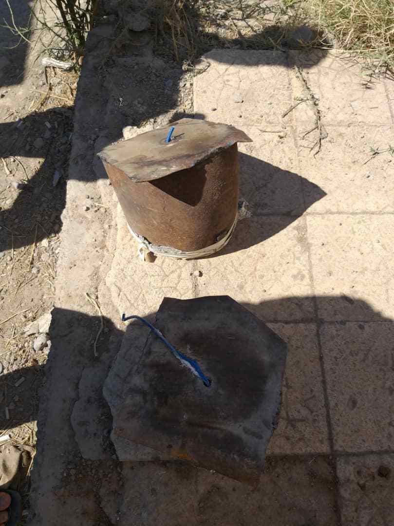 Civilians in Busayrah reported two suspicious objects on the side of the road. Upon inspection, the objects turned out to be a pair of 17kg IEDs that would be remotely detonated. The mines were safely disarmed