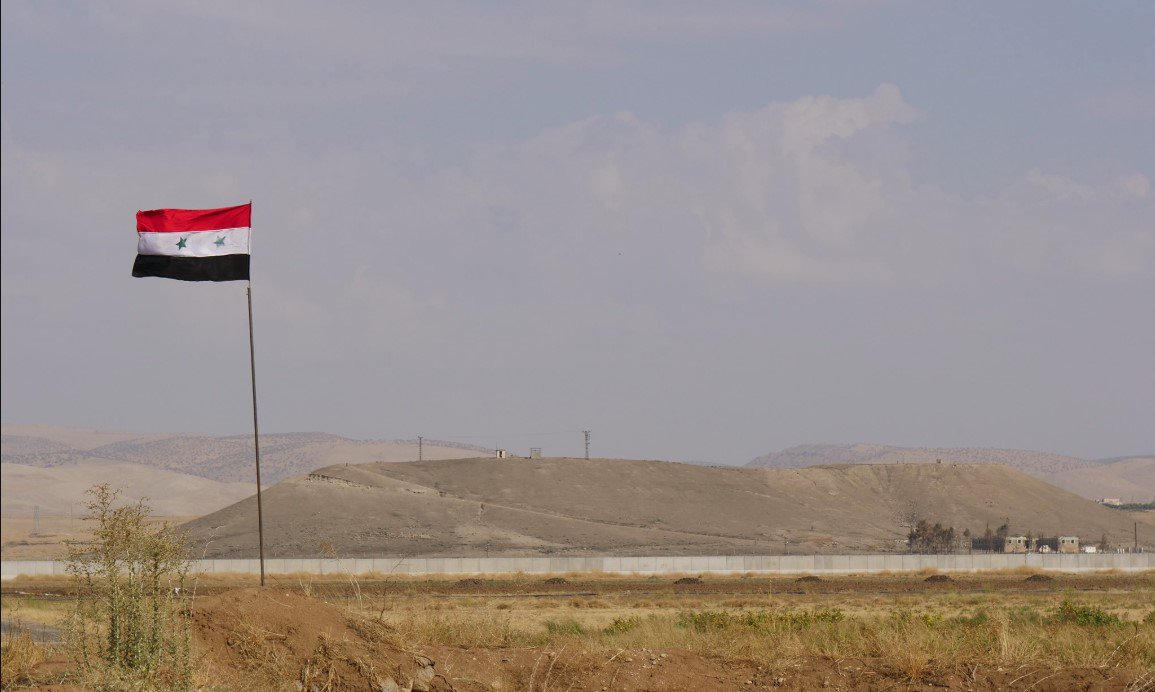 The deployment of SAA on the Turkish border in the city of Amûdê