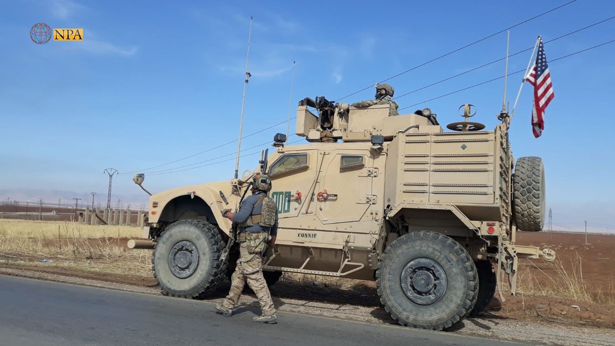 US patrol arrives at the entrance to the town of Qahtaniyah / Turba Spi, and is inspecting one of the oil fields in the region, following an inspection tour conducted yesterday in other areas of Syria-Turkey-Iraq border triangle