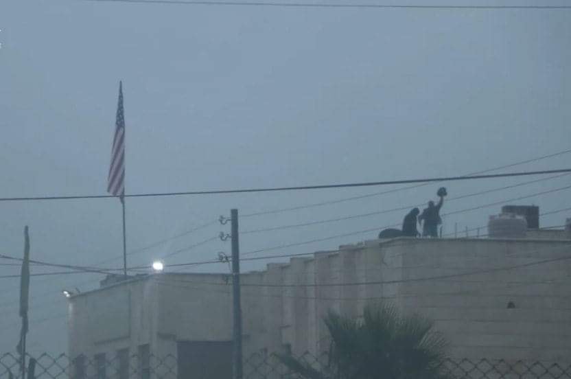 Hasake: US forces has raised its flag in its new base in Hasake city, Gweiran neighborhood