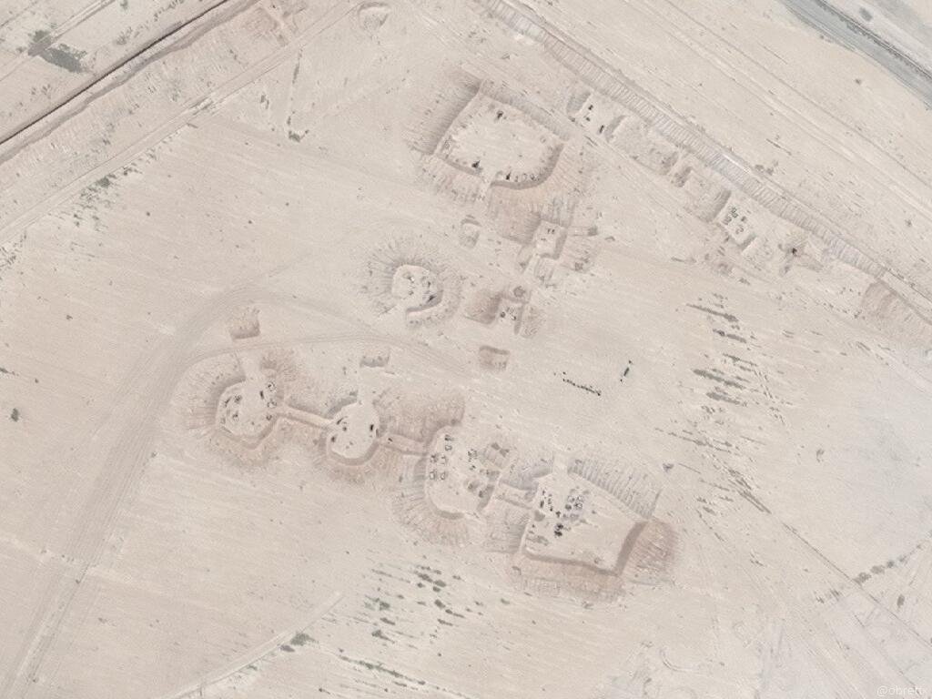 @obretix: Former Coalition military base at Tell Samean, north of Raqqa  turned into an IDP camp   (22 Aug 2020)