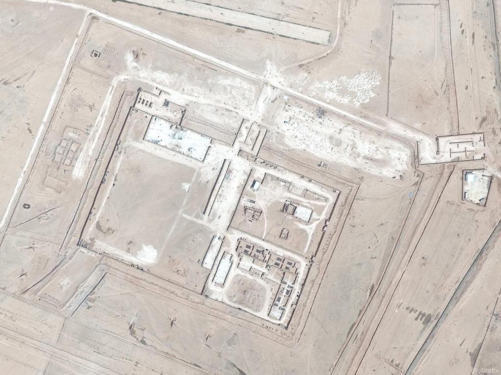 @obretix: Former Coalition military base at Tell Samean, north of Raqqa  turned into an IDP camp   (22 Aug 2020)