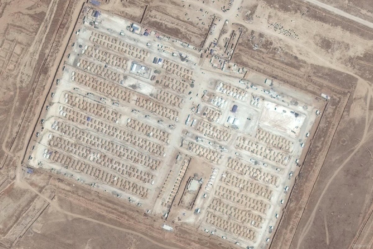 @obretix: Former Coalition military base at Tell Samean, north of Raqqa  turned into an IDP camp   (22 Aug 2020)