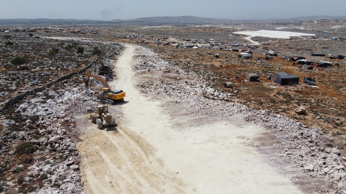 .@MarkCutts Syria: Construction of new camps in Idlib continues, following the displacement of nearly a million people earlier this year   Syria has more internally displaced people than any other country. Over 2.7 million are in Idlib & other parts of NW Syria