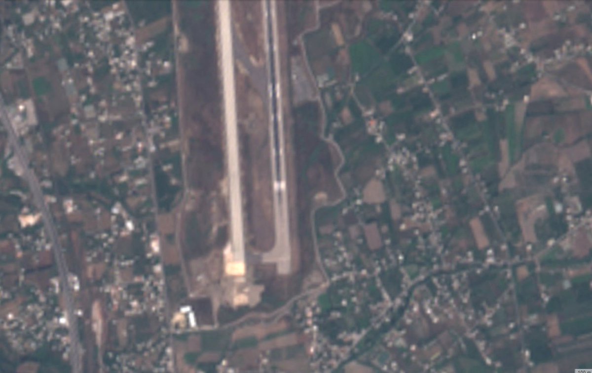 Works on Khmeimim Air Base are still ongoing.The runway is extended so that heavier planes can land