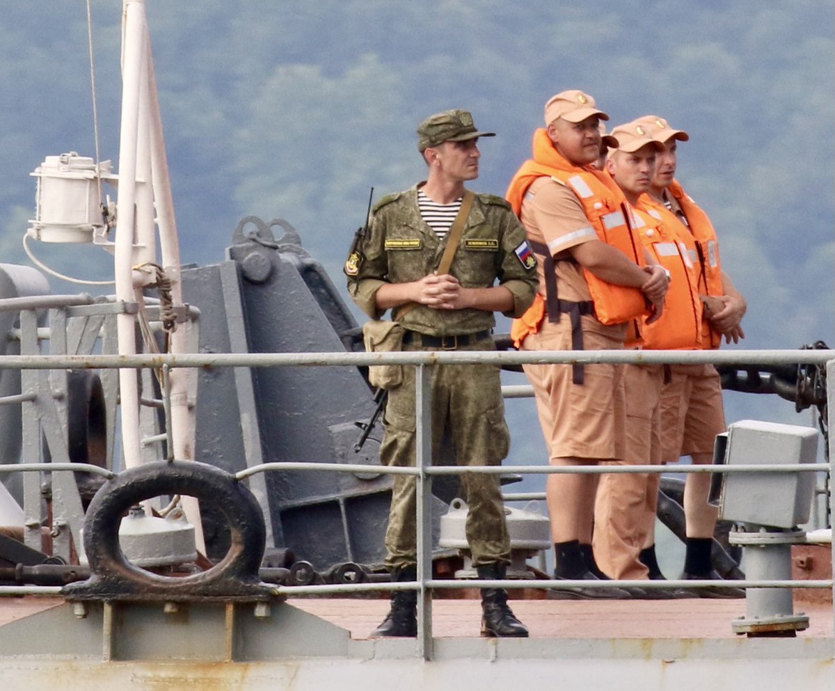 Russian Navy Project 775 Ropucha class LSTM, tank carrying landing ship, Northern Fleet's Kondopoga, temporarily assigned to Black Sea theater, transited Bosphorus towards Mediterranean en route to Tartus Syria. Kondopoga displays red star with д for excellence in landing training